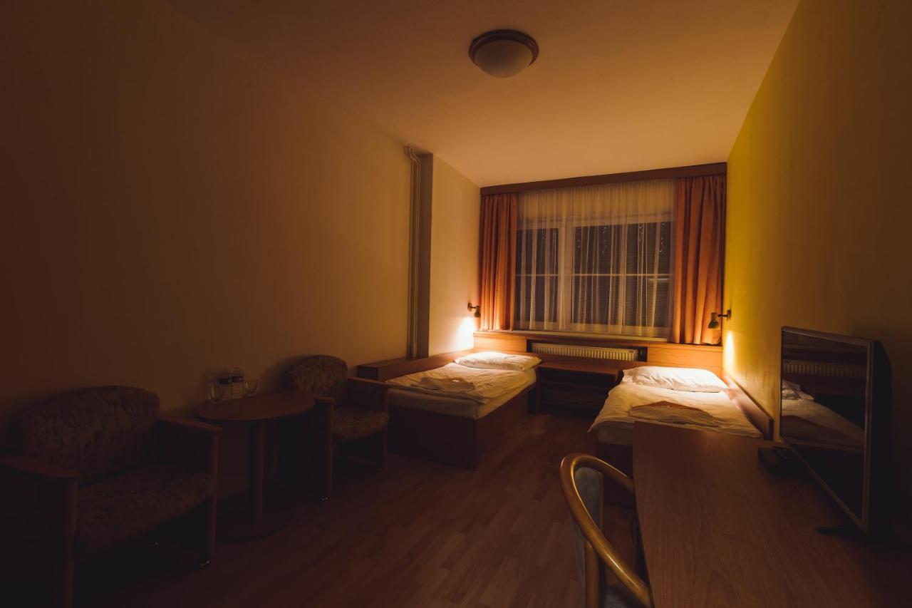 Hotel Annahof Domasov Bagian luar foto
